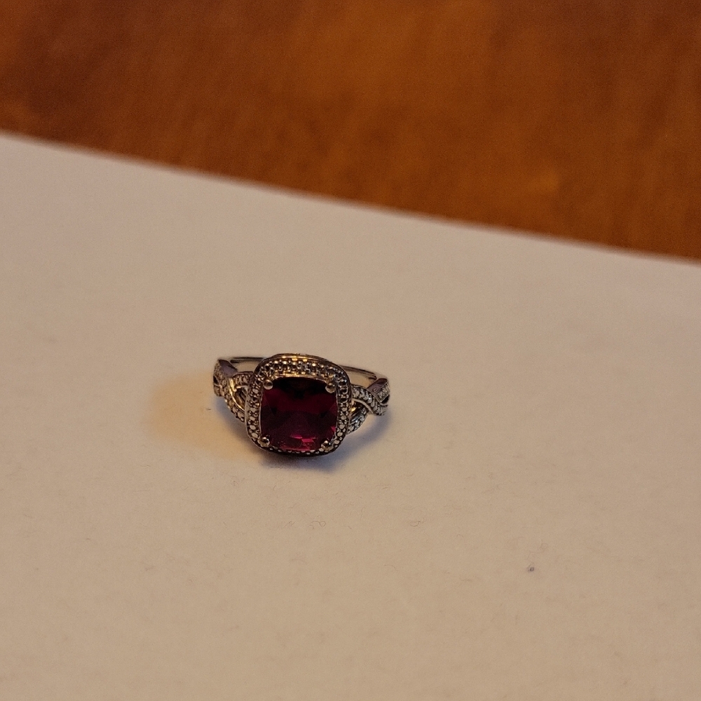 Elegant Silver and Red Gemstone Ring